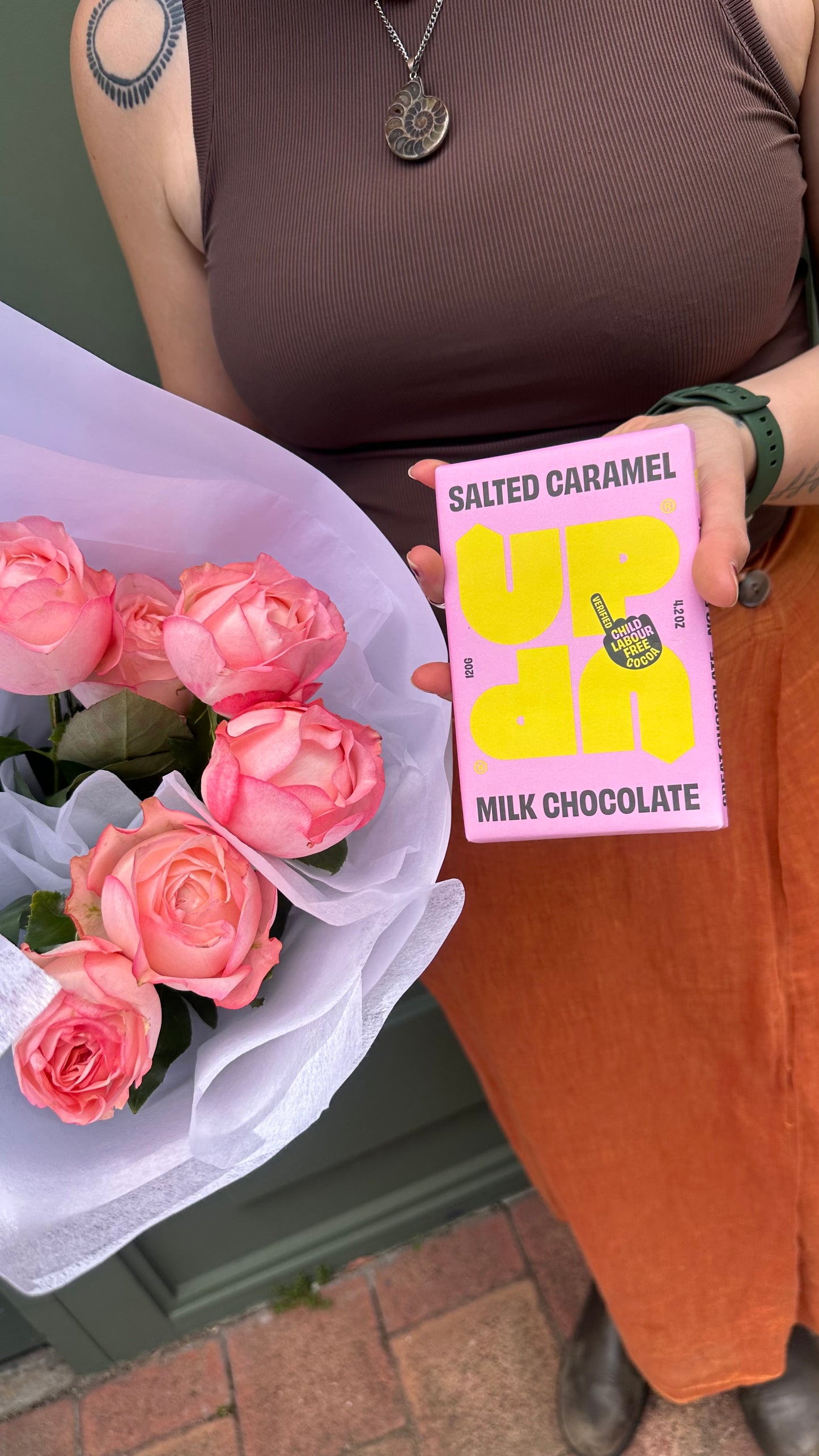 UP-UP Choc + Flowers