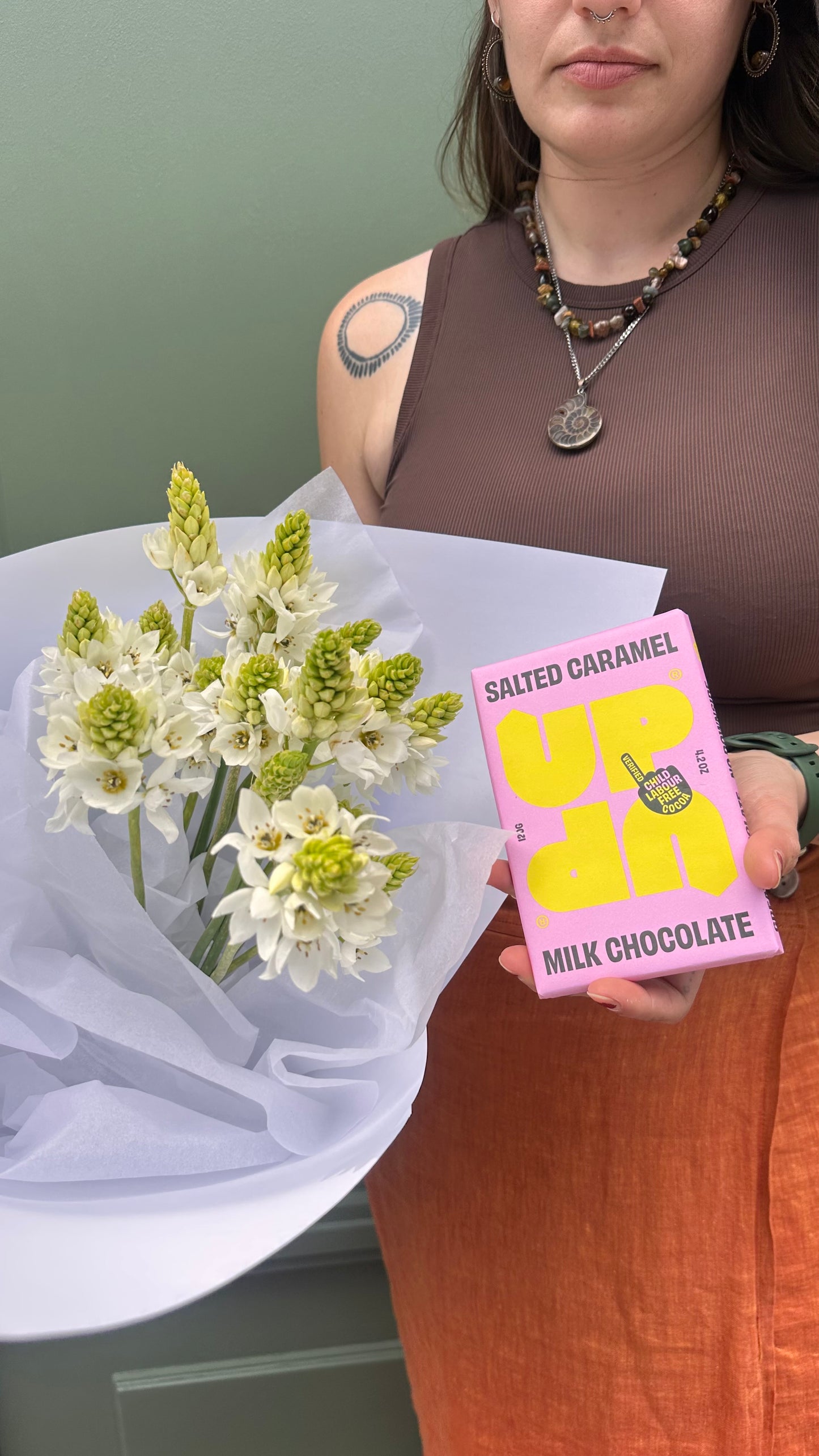 UP-UP Choc + Flowers